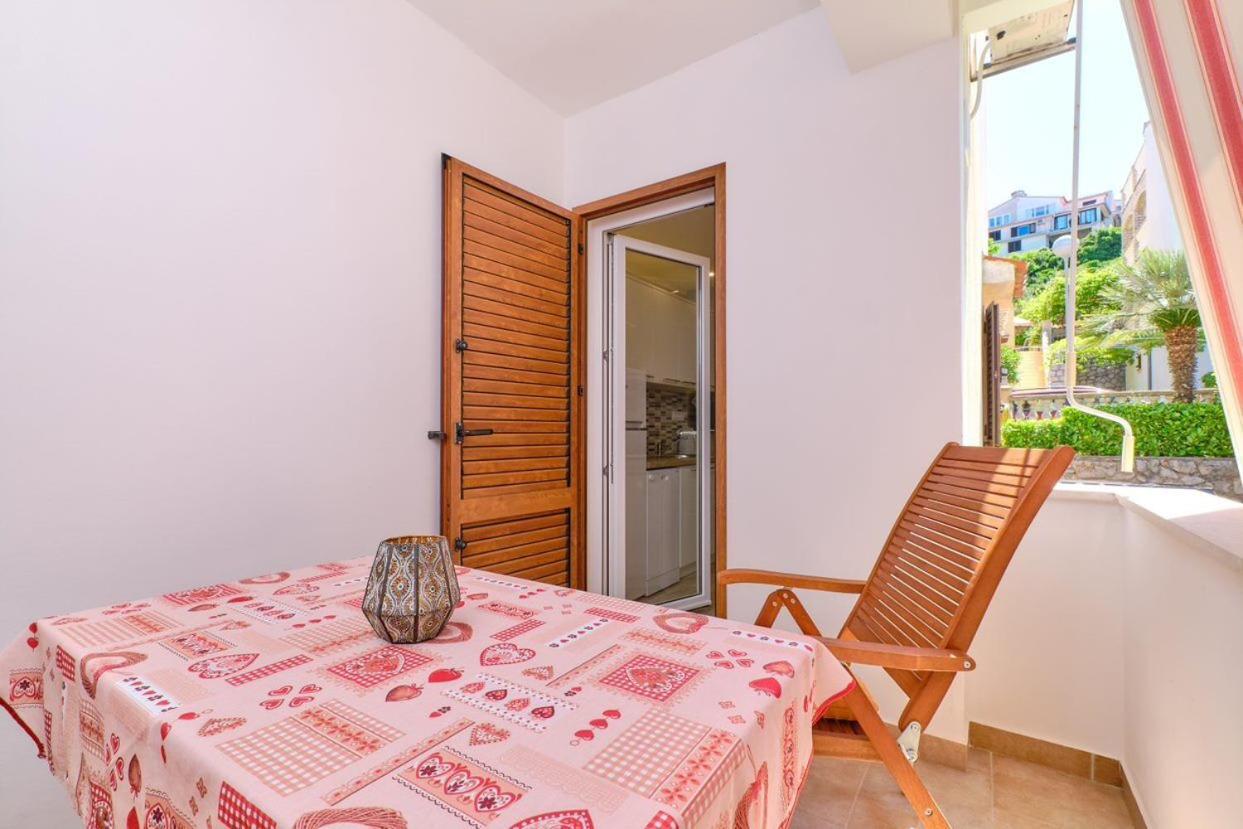 Apartments Enna Mali Losinj Ngoại thất bức ảnh