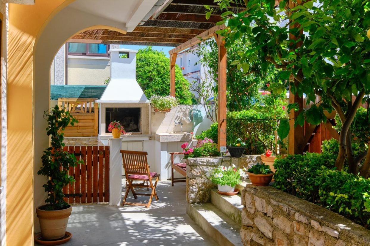 Apartments Enna Mali Losinj Ngoại thất bức ảnh