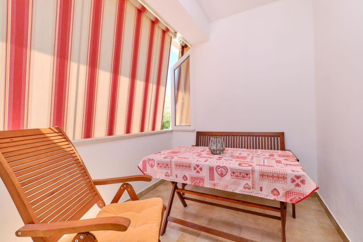 Apartments Enna Mali Losinj Ngoại thất bức ảnh