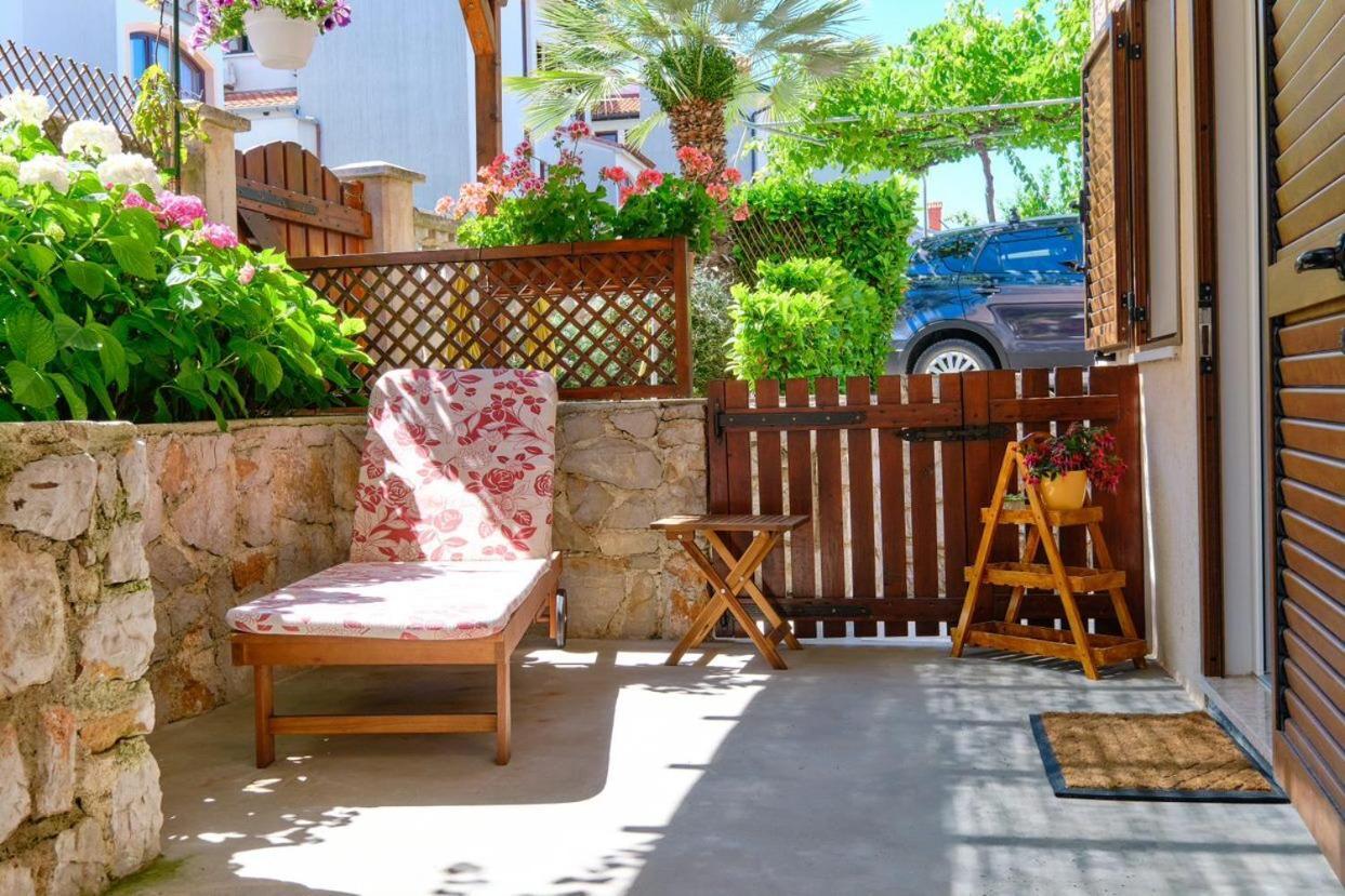 Apartments Enna Mali Losinj Ngoại thất bức ảnh