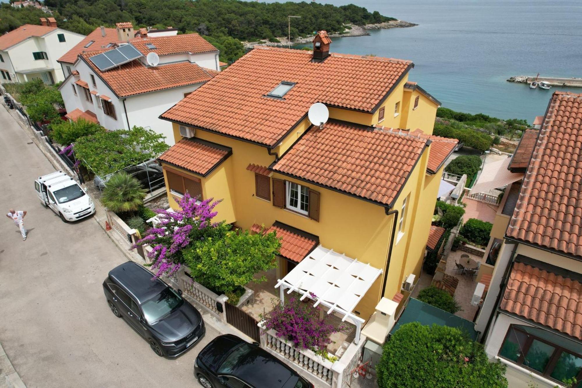 Apartments Enna Mali Losinj Ngoại thất bức ảnh